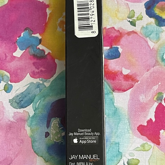 Contour & Highlight Duo and Lip Gloss - Picture 2 of 8